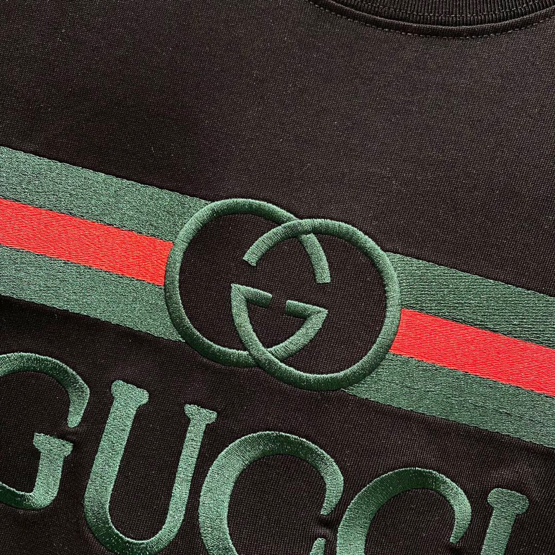GUCCI                                            Blade Logo Printed T-Shirt In Black