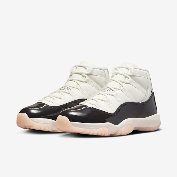 Air Jordan 11 WMNS “Neapolitan”