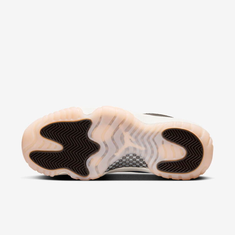 Air Jordan 11 WMNS “Neapolitan”