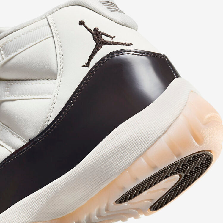Air Jordan 11 WMNS “Neapolitan”