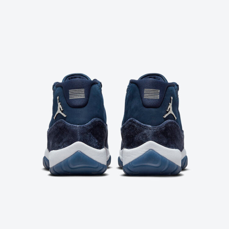 Air Jordan 11 WMNS “Midnight Navy”