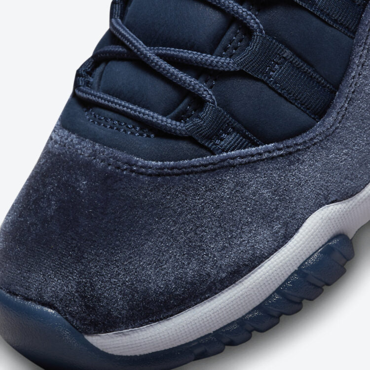 Air Jordan 11 WMNS “Midnight Navy”