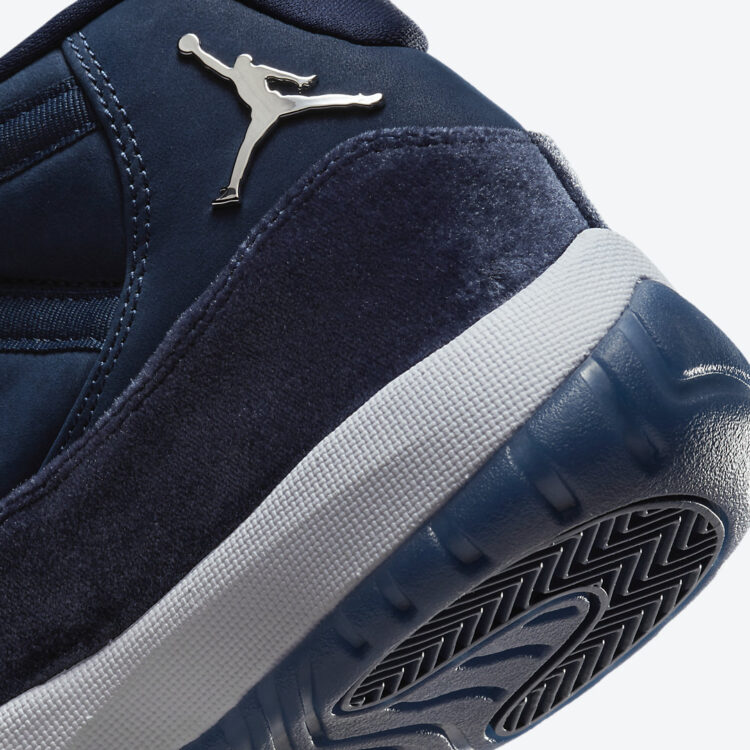 Air Jordan 11 WMNS “Midnight Navy”