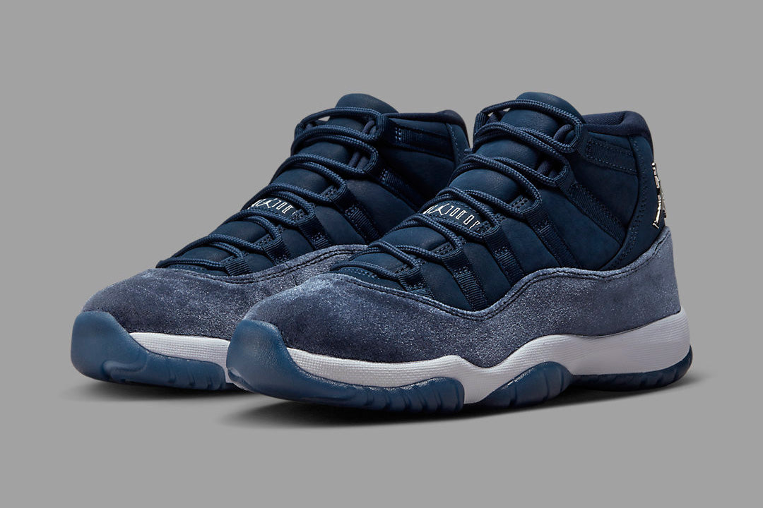 Air Jordan 11 WMNS “Midnight Navy”