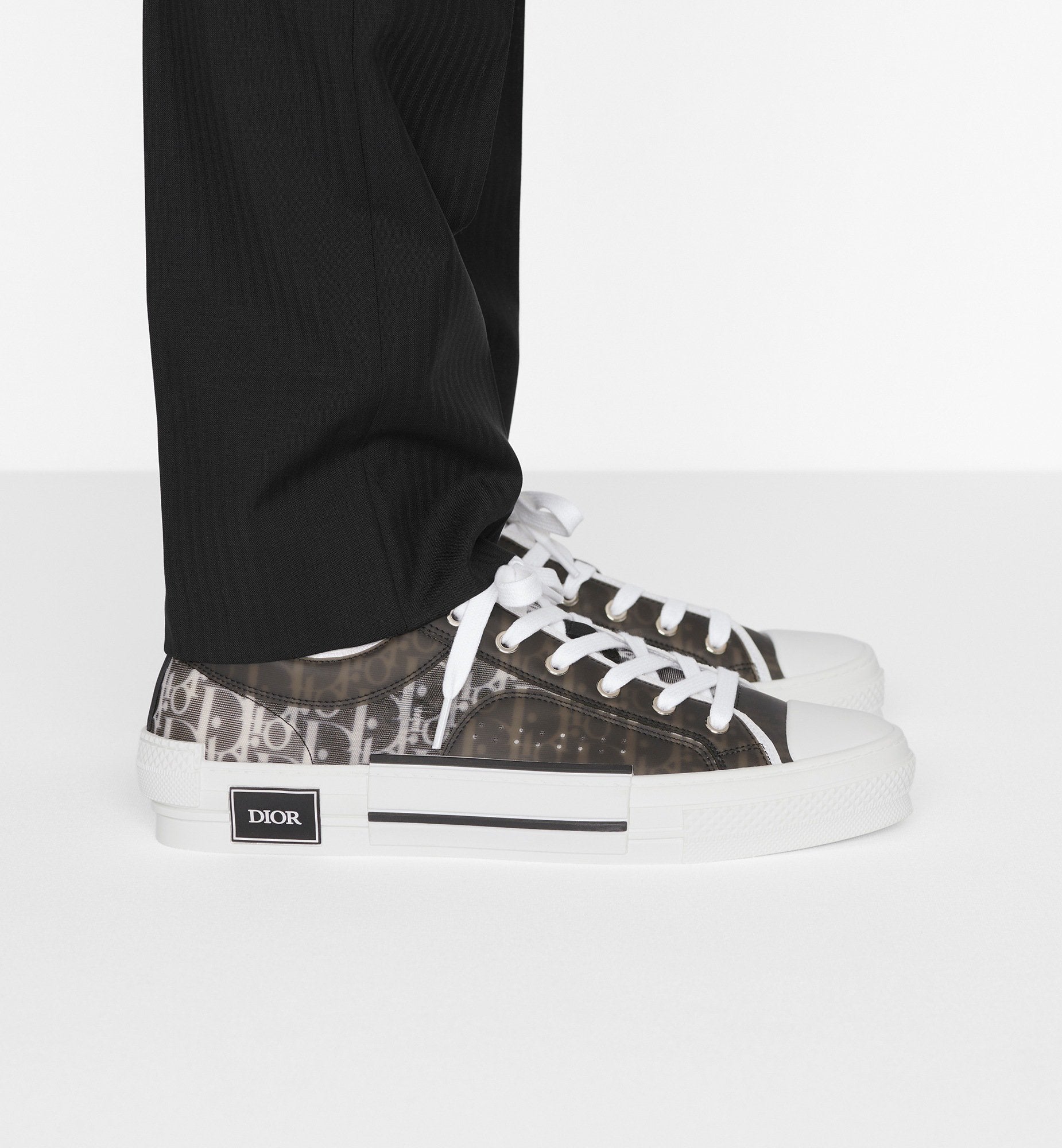 Unisex Dior Oblique Canvas Sneaker – White & Black Edition