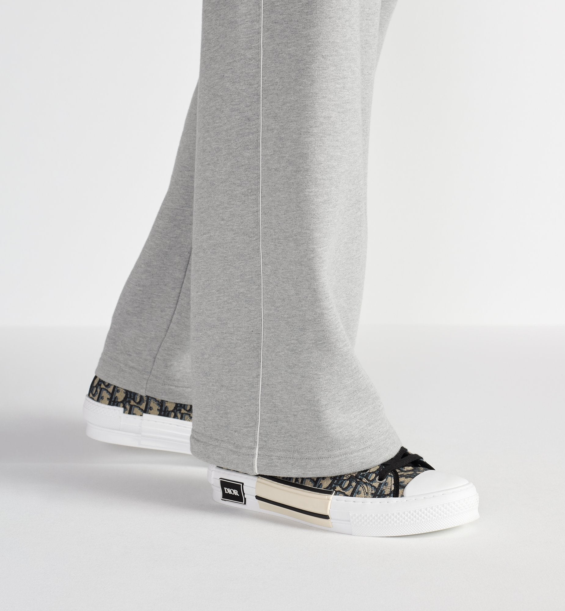 Unisex Dior Oblique Jacquard Sneaker – Beige & Black Edition