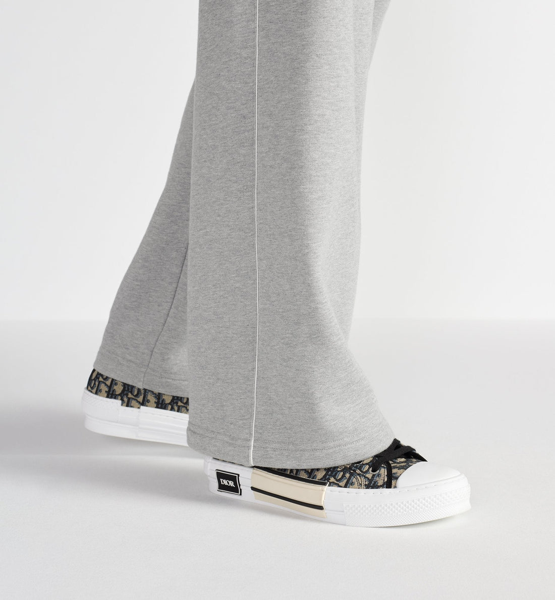 Unisex Dior Oblique Jacquard Sneaker – Beige & Black Edition