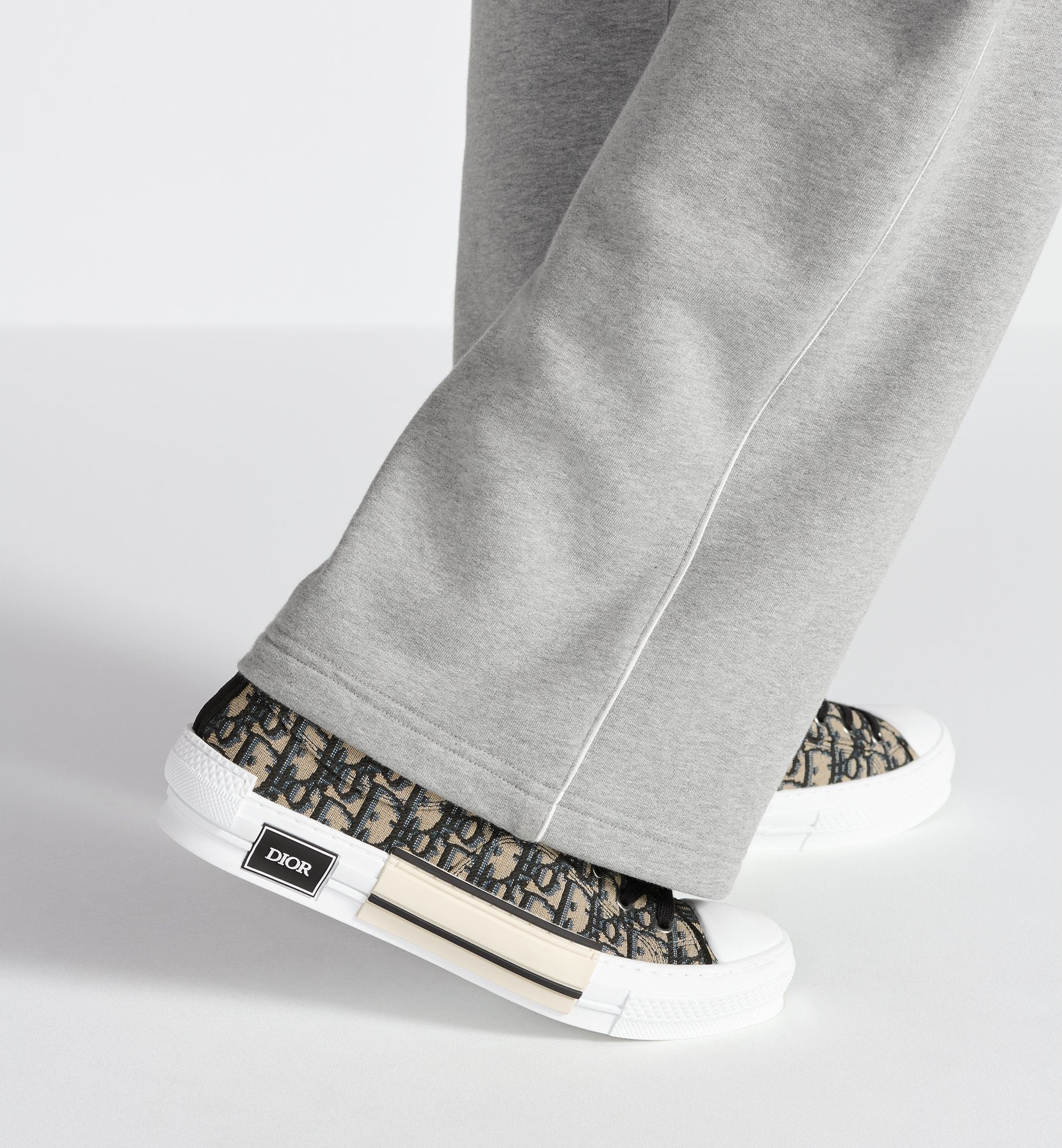 Unisex Dior Oblique Jacquard Sneaker – Beige & Black Edition
