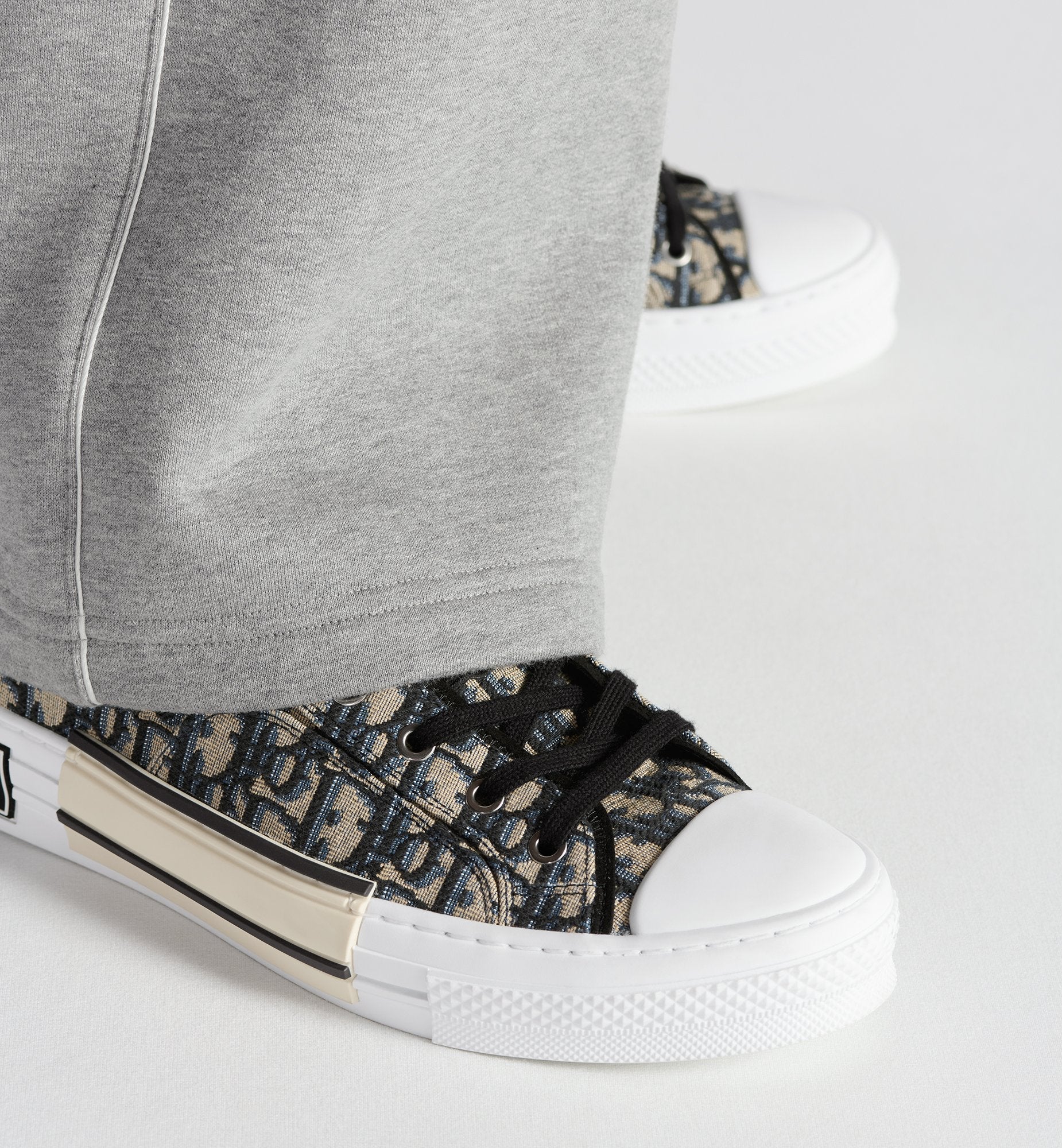 Unisex Dior Oblique Jacquard Sneaker – Beige & Black Edition