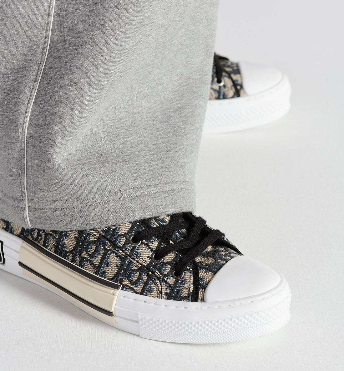 Unisex Dior Oblique Jacquard Sneaker – Beige & Black Edition