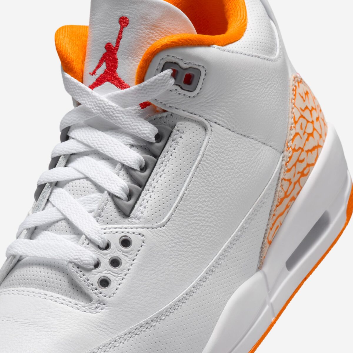 Air Jordan Retro 3 WMNS “Orange Citrus”