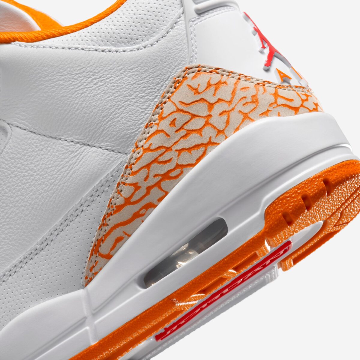 Air Jordan Retro 3 WMNS “Orange Citrus”