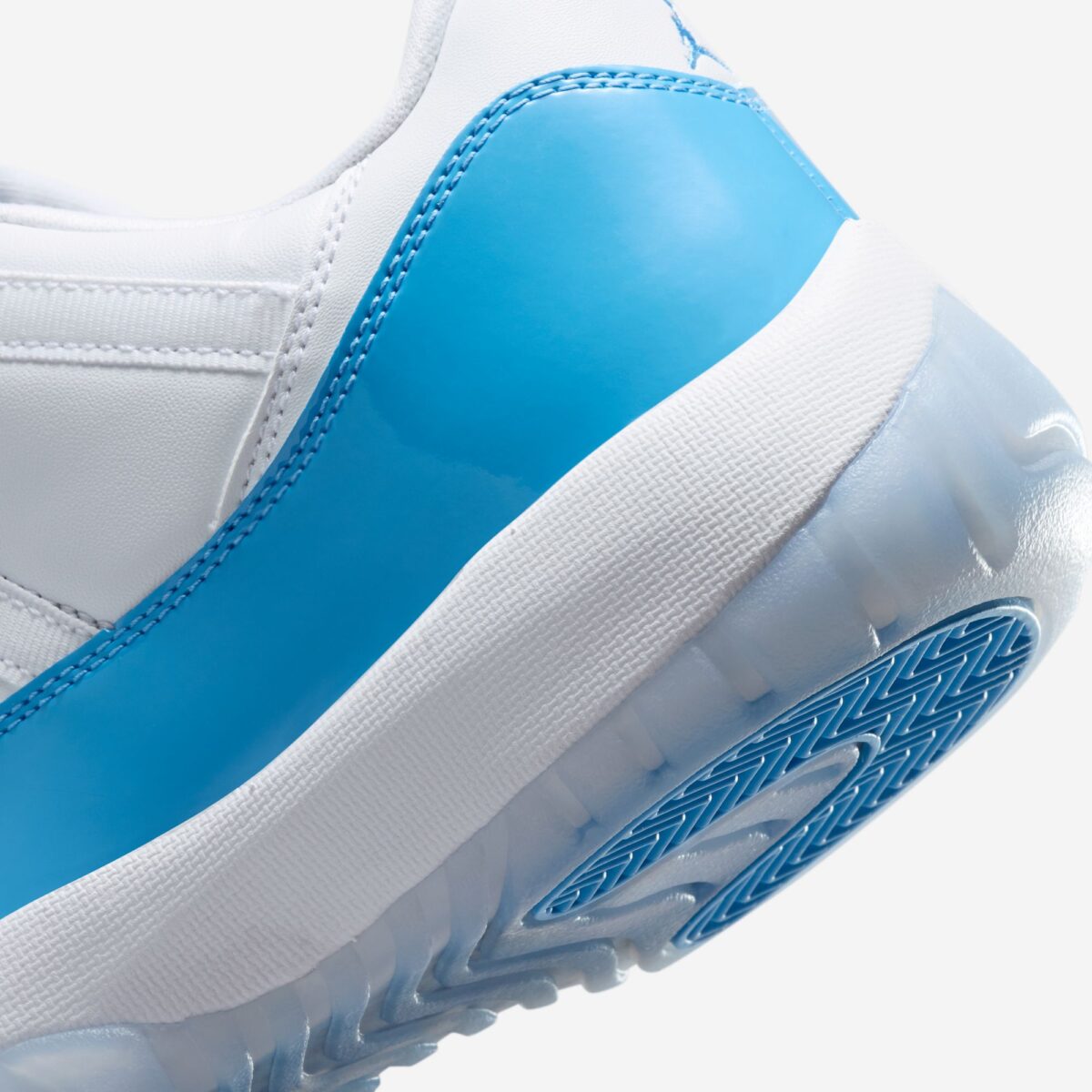 Air Jordan 11 Low “University Blue”