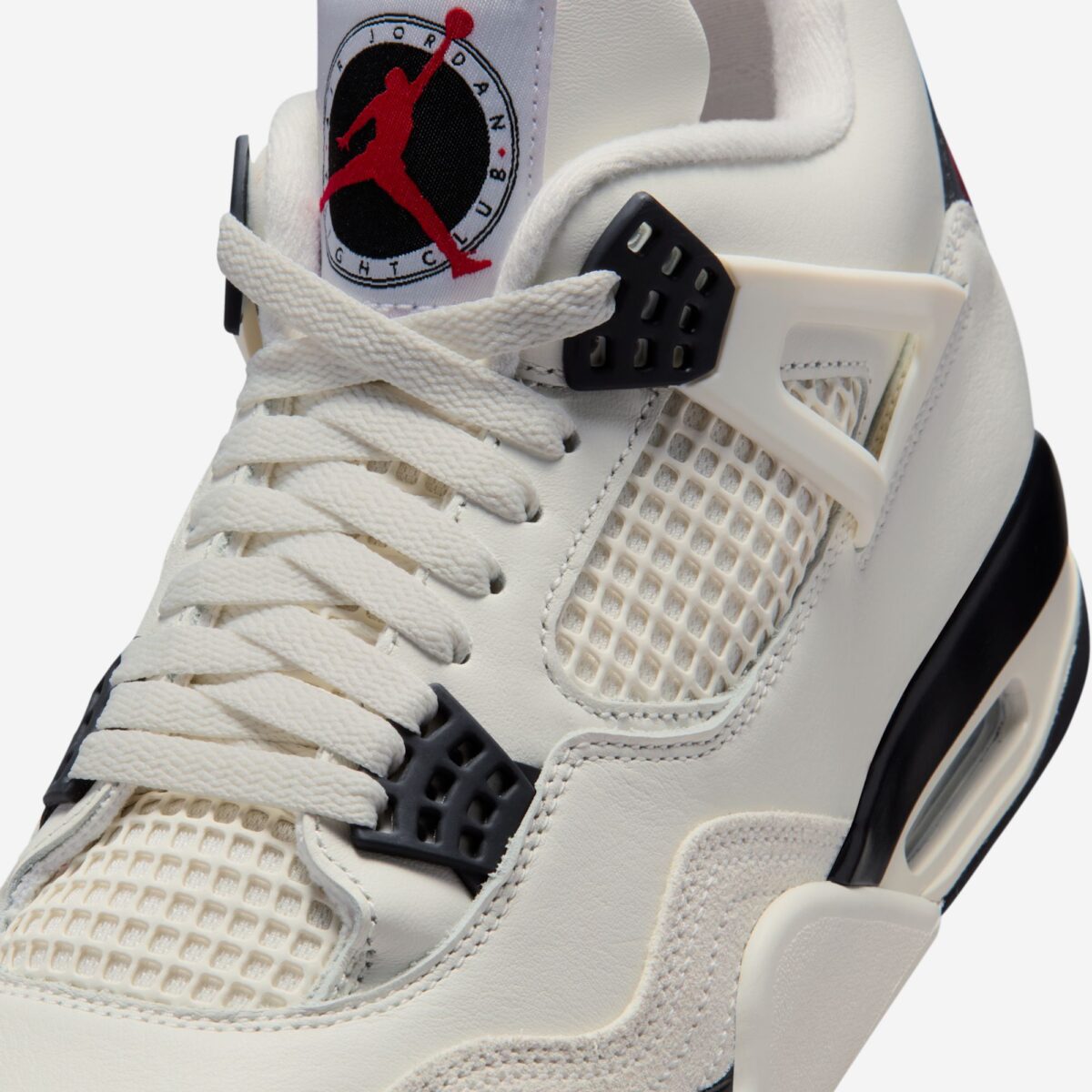 Air Jordan 4 “Flight Club”