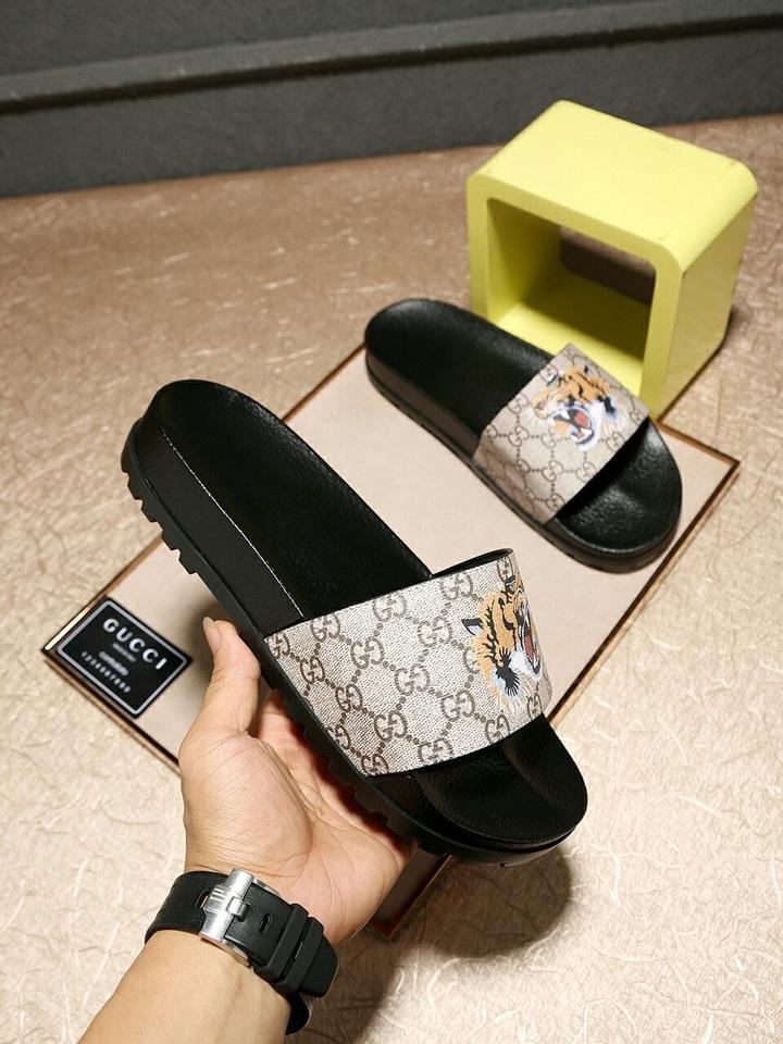 GUCCI Men's Luxury Leather Pantoufles - Comfortable & Stylish House Slippers