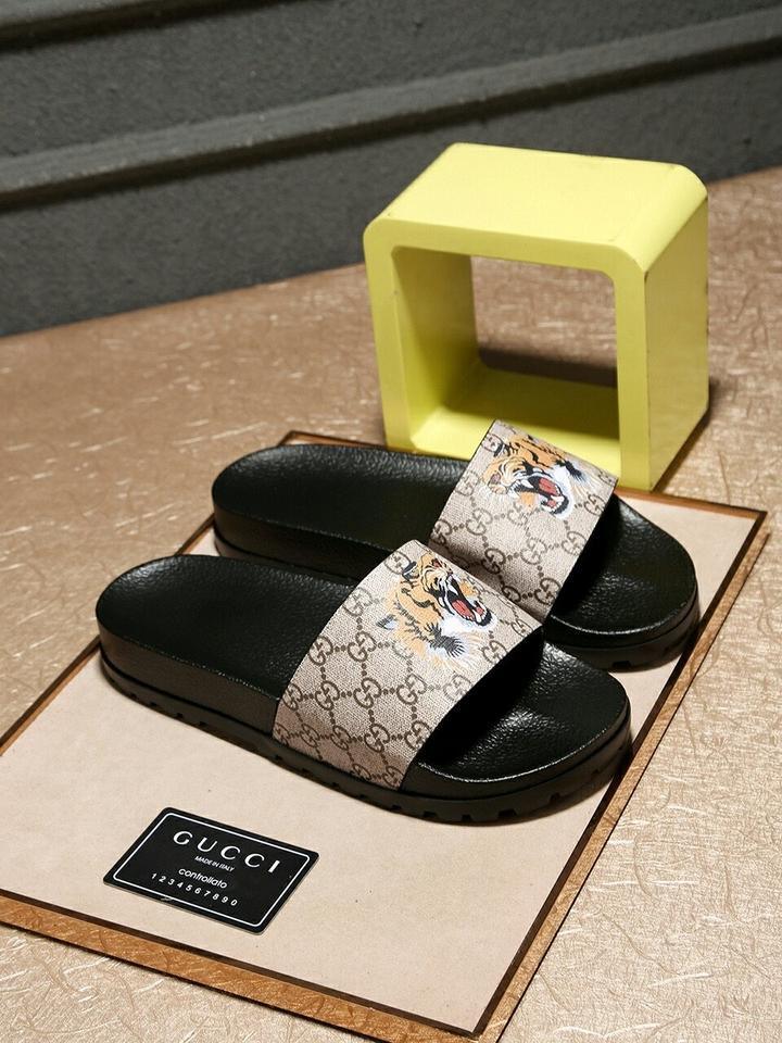 GUCCI Men's Luxury Leather Pantoufles - Comfortable & Stylish House Slippers