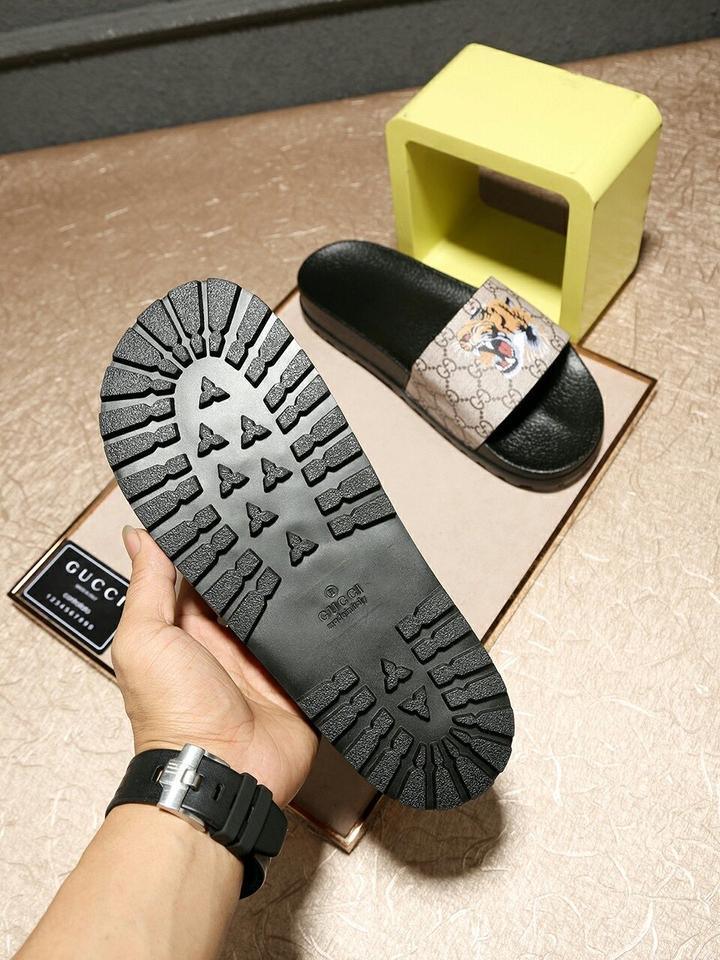 GUCCI Men's Luxury Leather Pantoufles - Comfortable & Stylish House Slippers