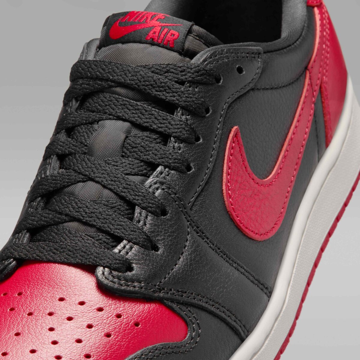 Air Jordan 1 Low OG “Banned”